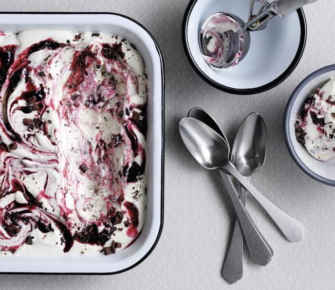 Falcon Homeware Pillarbox Red Enamel Bake Set - Image 6