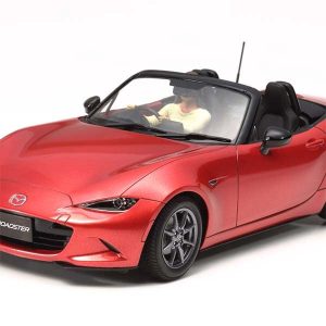 Tamiya Mazda MX-5 Roadster with Driver 1/24 Scale 24342